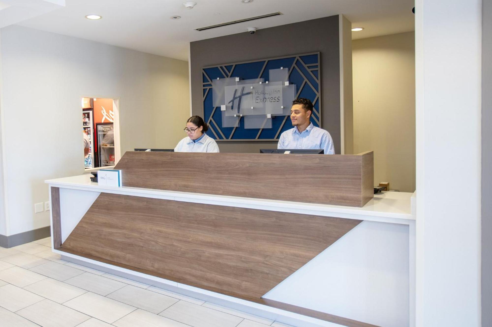 Holiday Express By Ihg Hotel Pembroke